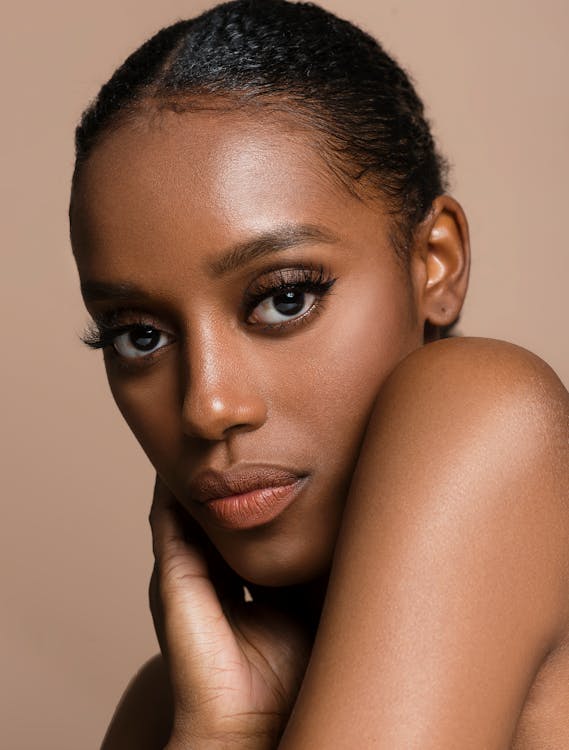 Maquiagem Pele Negra: Dicas para Arrasar